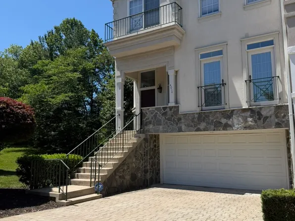 4014 Dogberry Ln, Fairfax, VA 22033