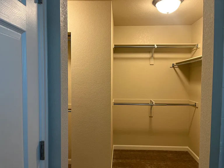 2465 Andrew Dr — Photo 32
