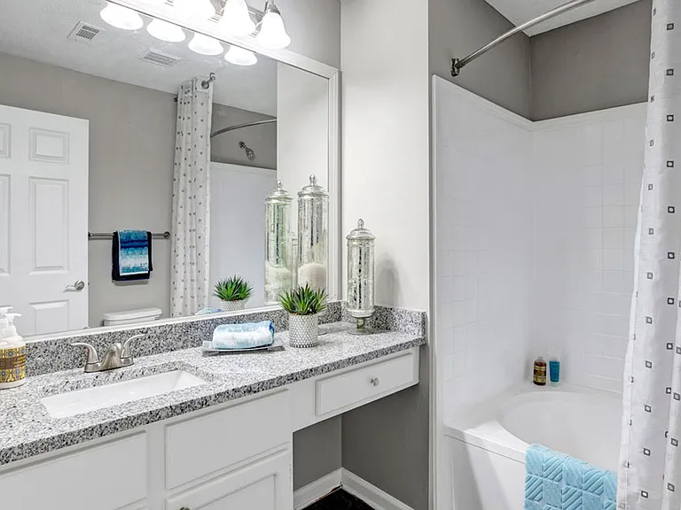 Bellingham Apartment Homes — Photo 9