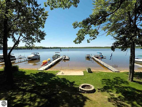 2nd image of 247 W Lake Dr