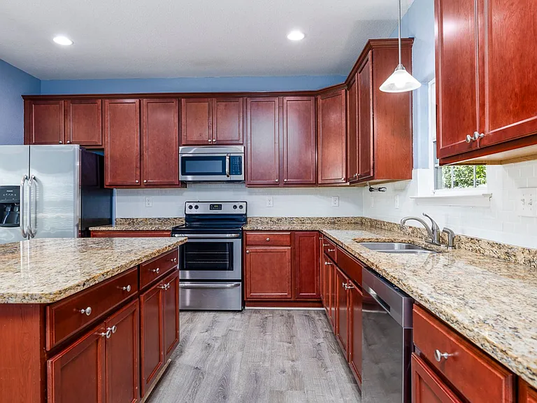 7713 Cortlandt Pl — Photo 16