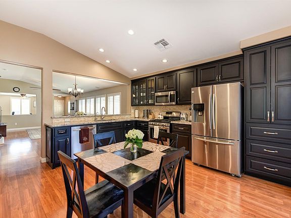 5th image of 1709 Sharifa Way