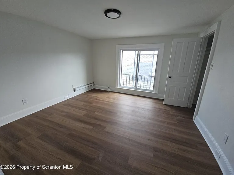 1226-1228 Vine St #6 — Photo 4