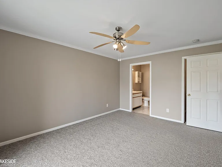 56429 SW Scotland Blvd — Photo 19