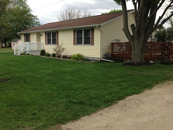 3rd image of 405 Gibson St