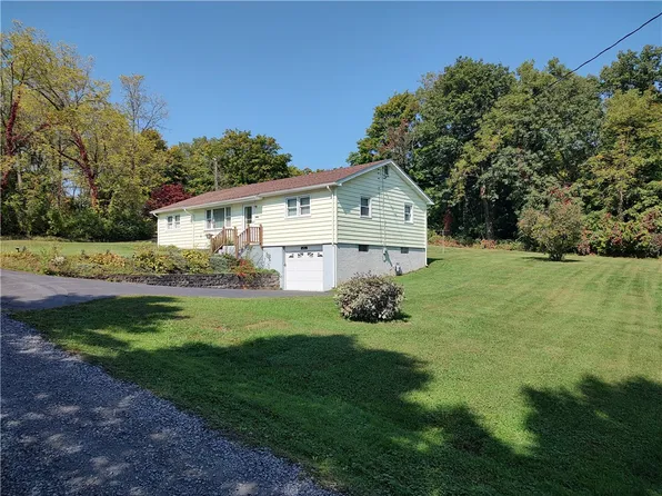 3221 Jackson Rd, Seneca Falls, NY 13148