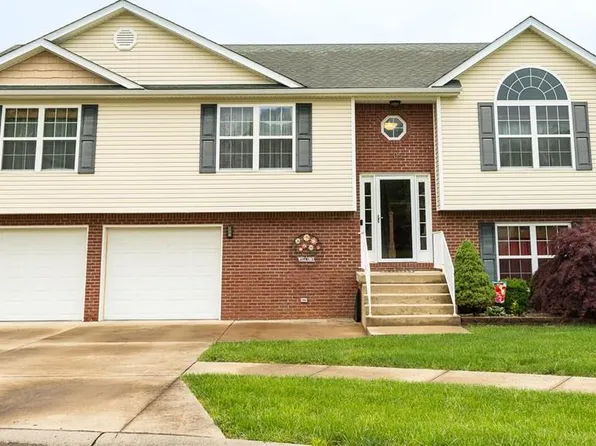 105 S Trey Ct, Vine Grove, KY 40175