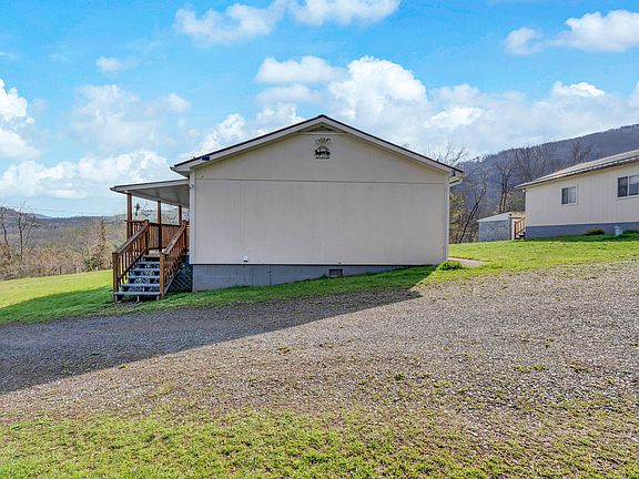 3rd image of 90 Brier Ridge Rd