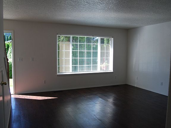 5th image of 21621 SE Alder St #21623