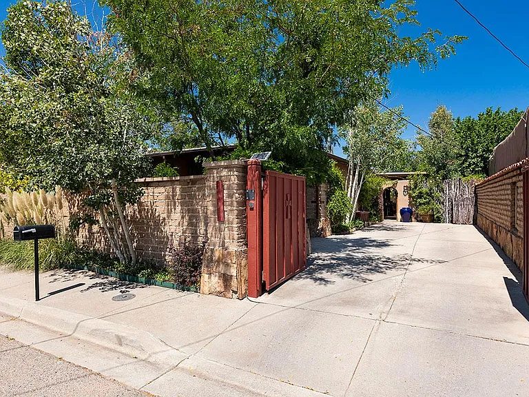 831 Ninita St — Photo 38