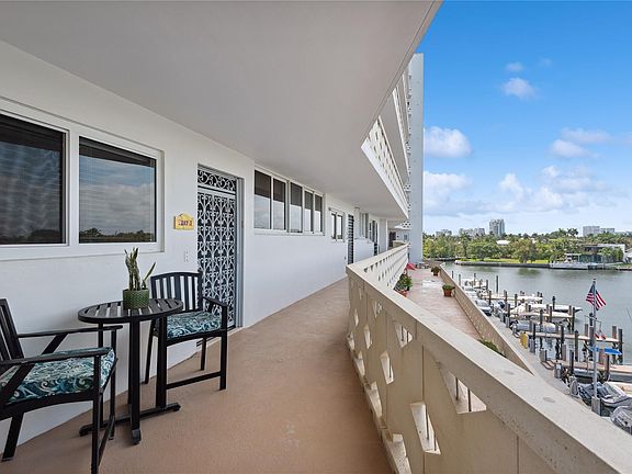 3rd image of 333 Sunset Dr APT 207