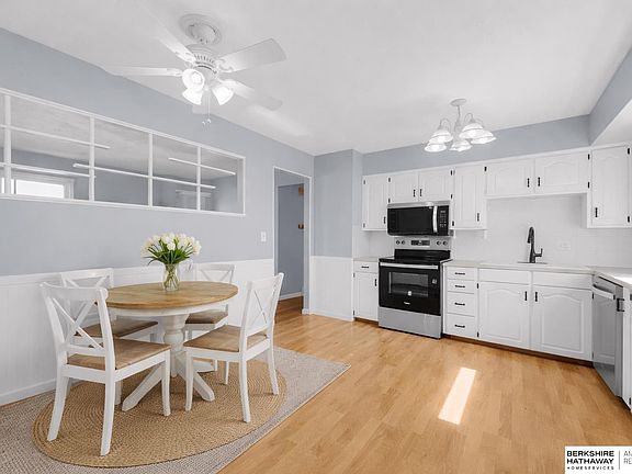 5th image of 13959 Weir St