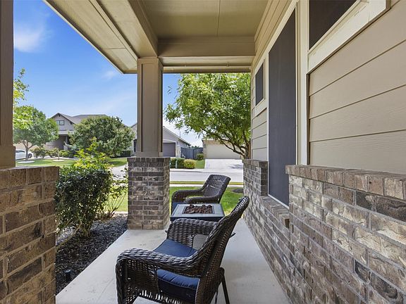 3rd image of 5140 Pearl Crescent Ln