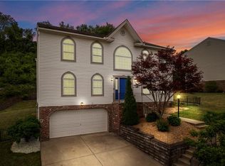 111 Maclaine Dr, Carnegie, PA 15106