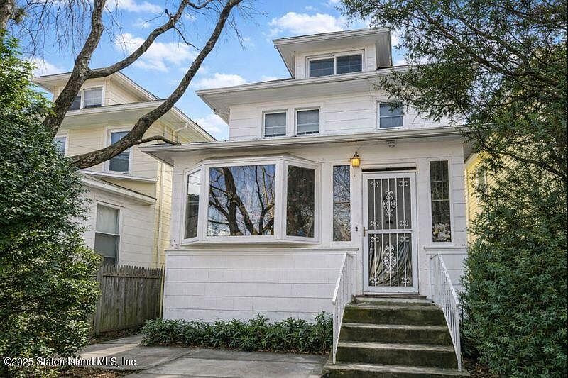 1st image of 4 Vreeland St