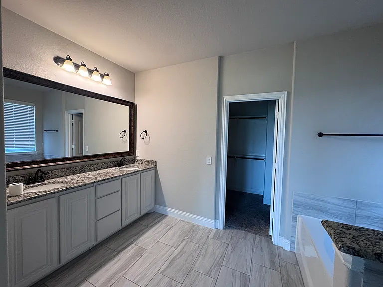 2113 Burke Dr — Photo 8