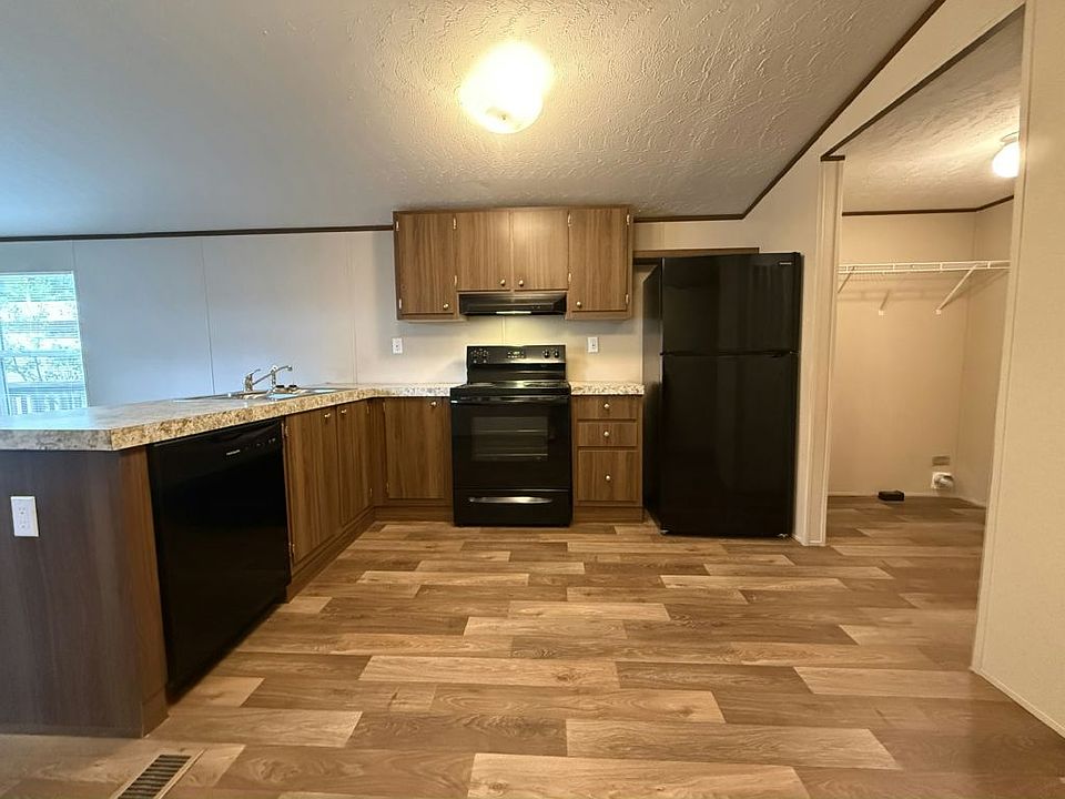 1st image of 7400 Glen Leaf Dr #178
