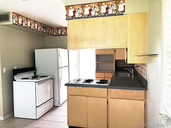 5th image of 2530 Travelers Palm Dr