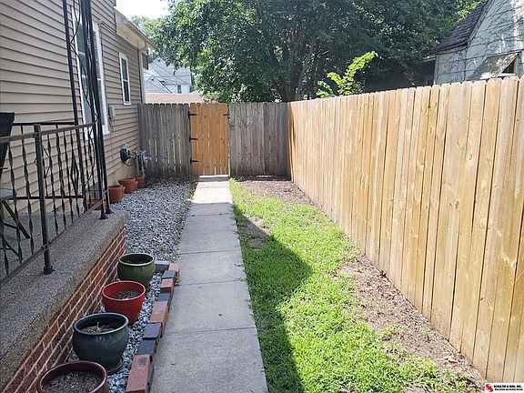 2nd image of 808 6th St