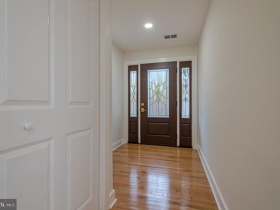 4th image of 104 Hopewell Rd
