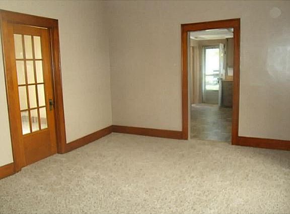 5th image of 218 Buttonwood Ave