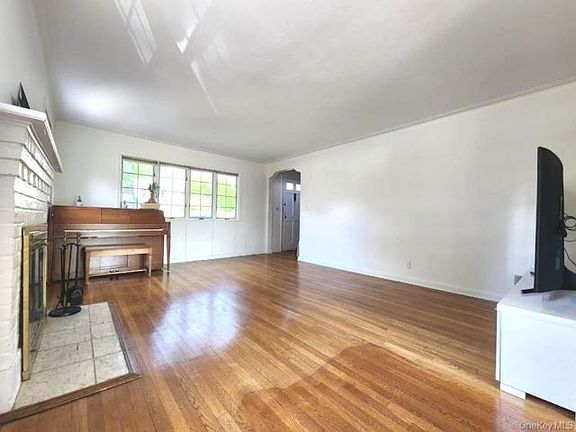 2nd image of 74 Pomona Ave