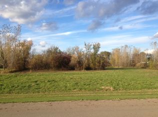 W3220 Mielke Rd, Seymour, WI 54165