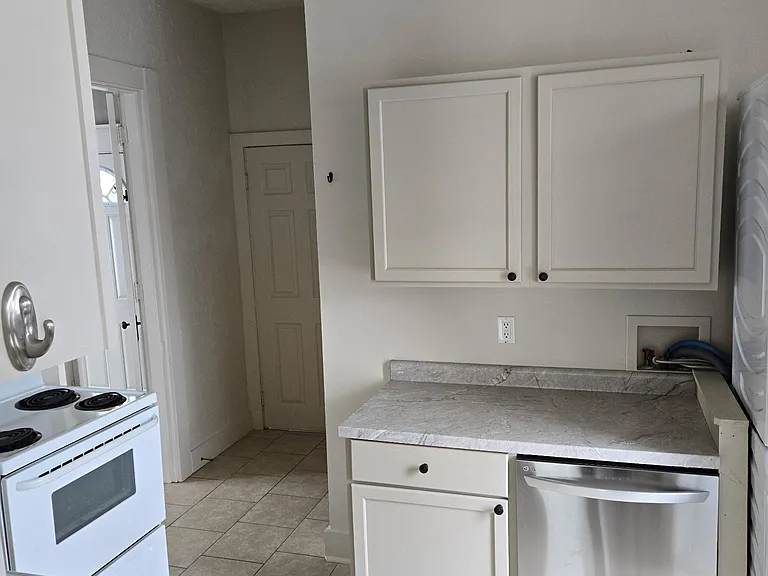 221 W Main St #221 — Photo 8