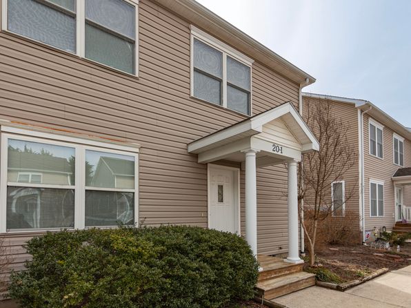 20-1 Beverly Ct, Lexington, VA 24450