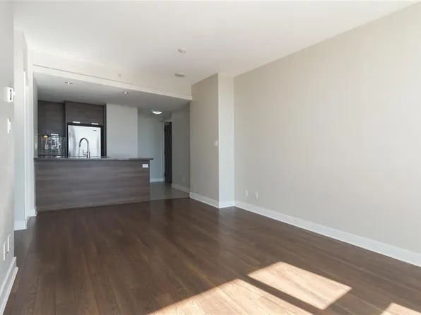 2968 Glen Dr #3008, Coquitlam, BC V3B 0C4