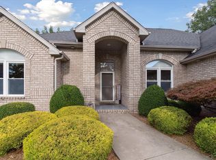 14 Cobblestone Pl, Saginaw, MI