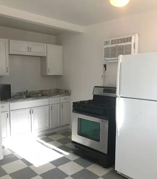6445 W Maryland Ave — Photo 13