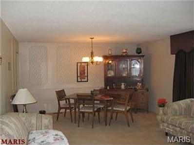 3rd image of 402 Coachway Ln