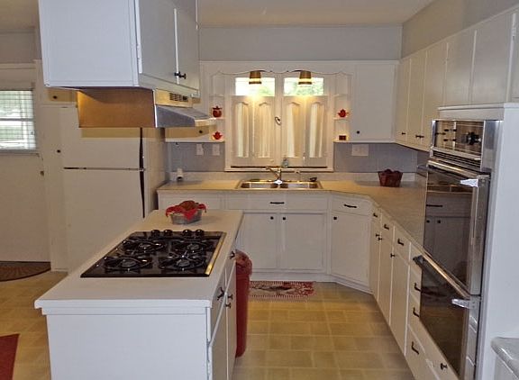 3rd image of 480 E Clauss Ave