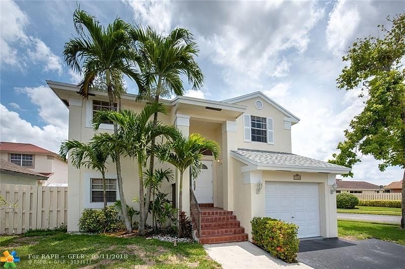 Beautiful centrally located home in Rhapsody at Welleby Roof redone in 2015