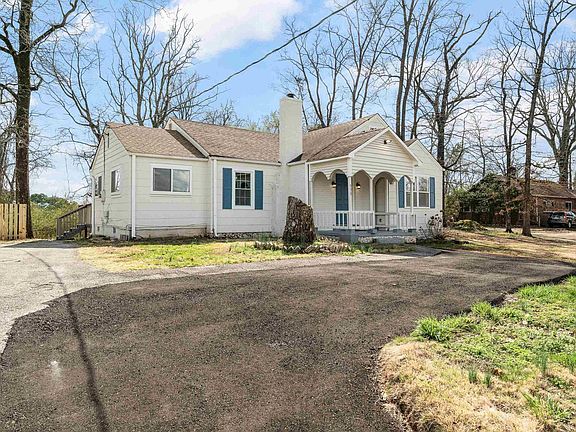 3rd image of 939 Hillcrest Ave