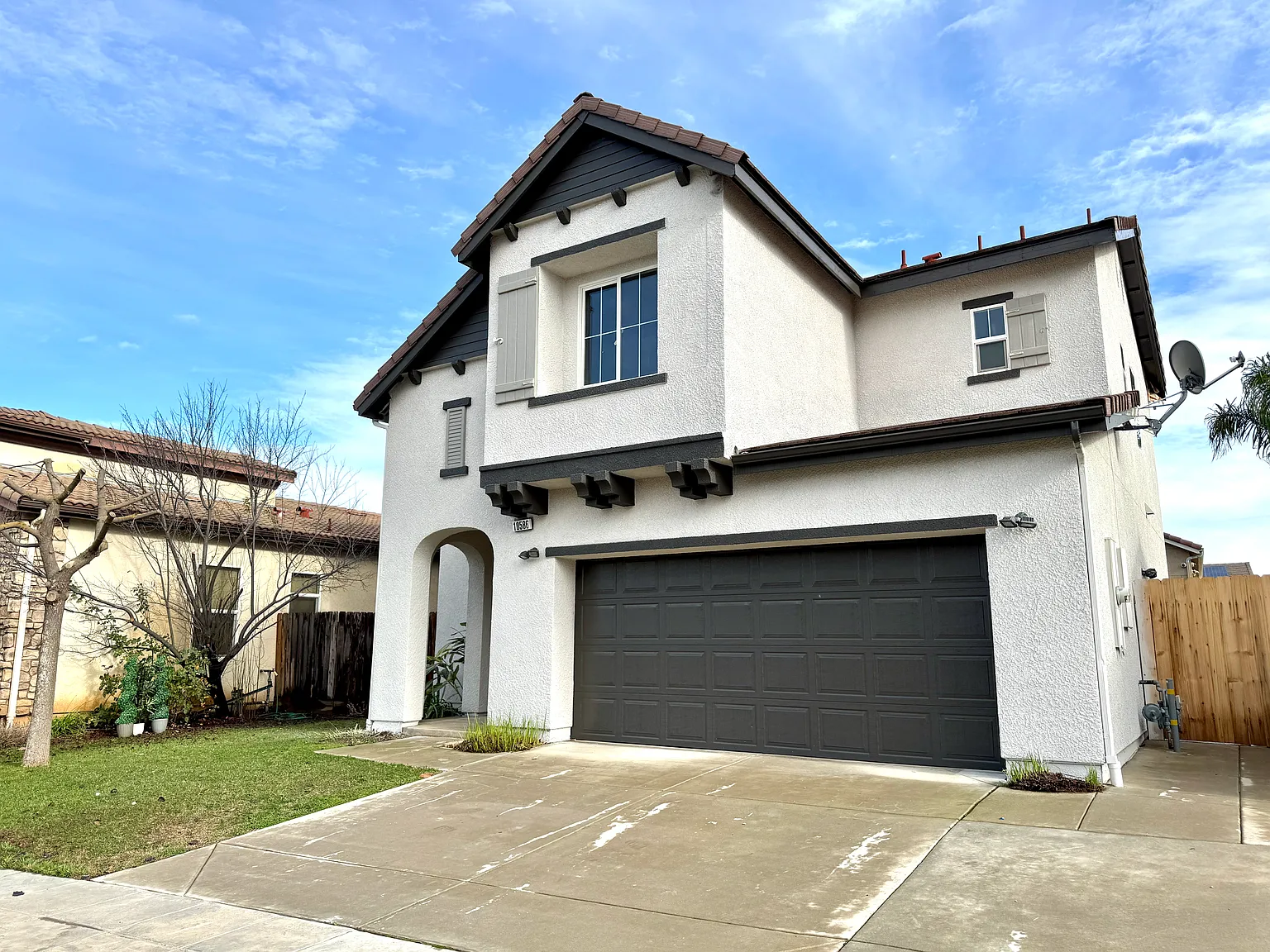 10586 N Whitney Ave photo 1