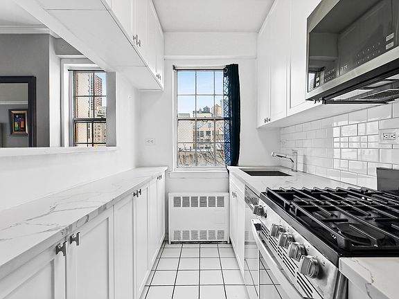 4th image of 245 E 35th St APT 10C