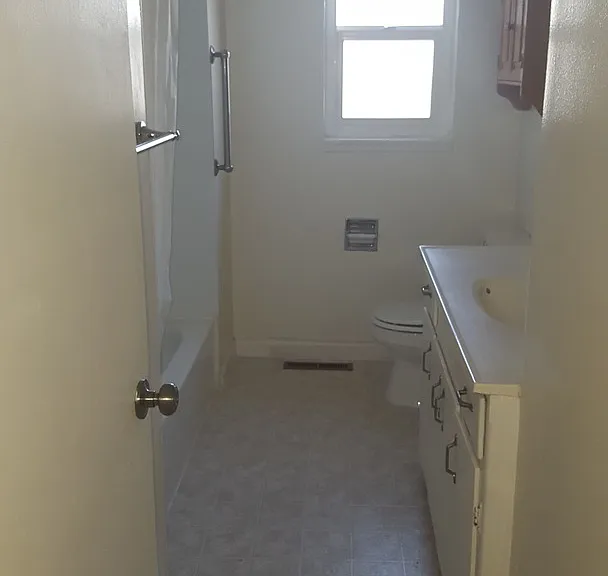 482 East Ave — Photo 8