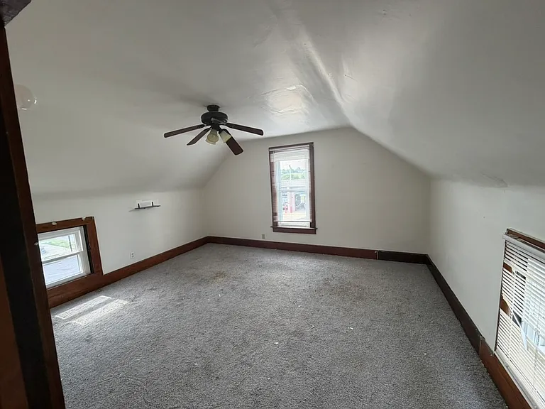2414 W Maryland St — Photo 5