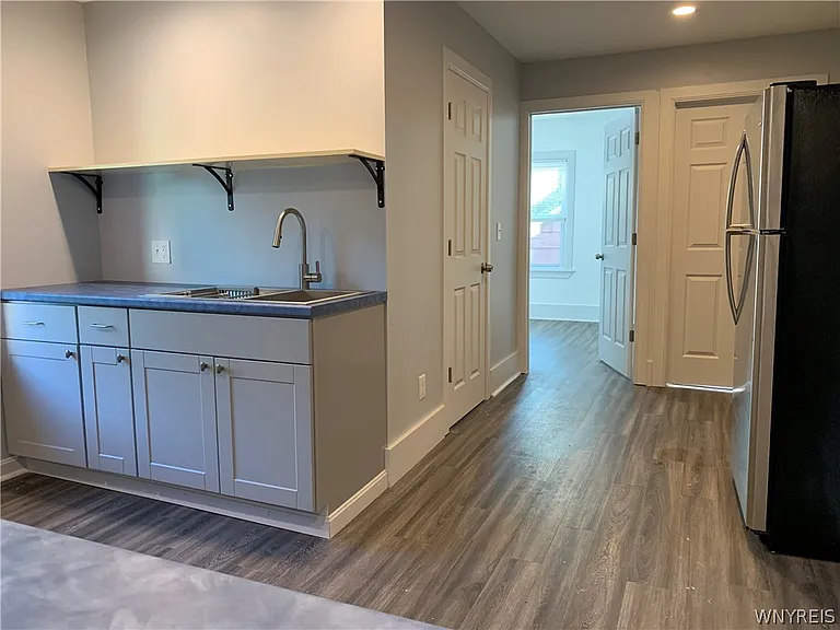 716 West Ave — Photo 3