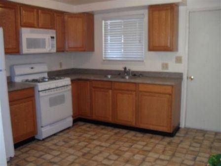 2nd image of 212 E Adams St