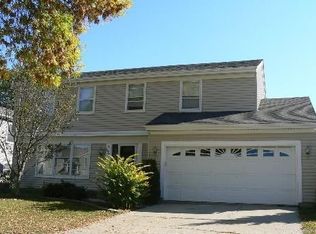 575 N Walnut Ln, Schaumburg, IL 60194