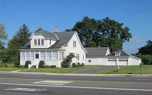 2nd image of 26 Russell St