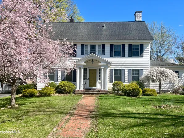 15 Kenilworth St, Pittsfield, MA 01201