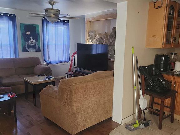 4th image of 235 Southside Road