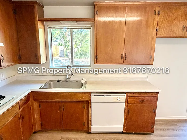 6769 Maywood Way — Photo 12