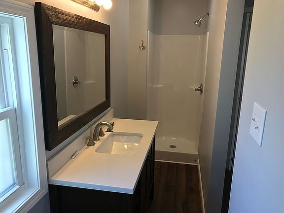 3rd image of 309 Bush St