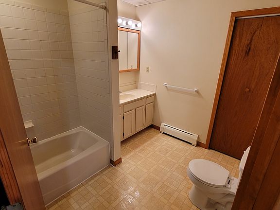 3rd image of 136 Valley St #1