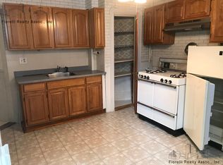 28 Charter St APT 2, Boston, MA 02113